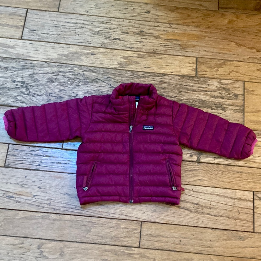 Kids size US 2T magenta puffer jackets.